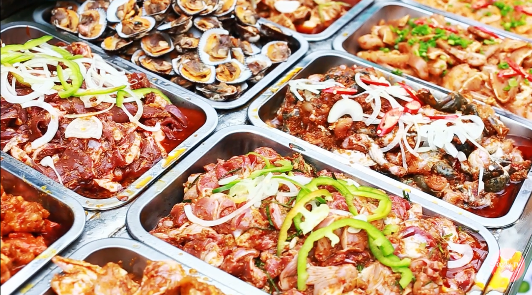 canh-dong-quan-buffet-nuong-bbq-gia-re