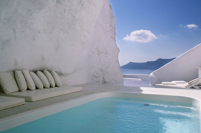 katikieshotelsantorini.com