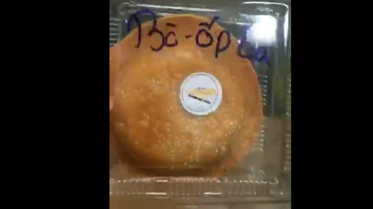 Bay về hành tinh với bánh mì đĩa bay