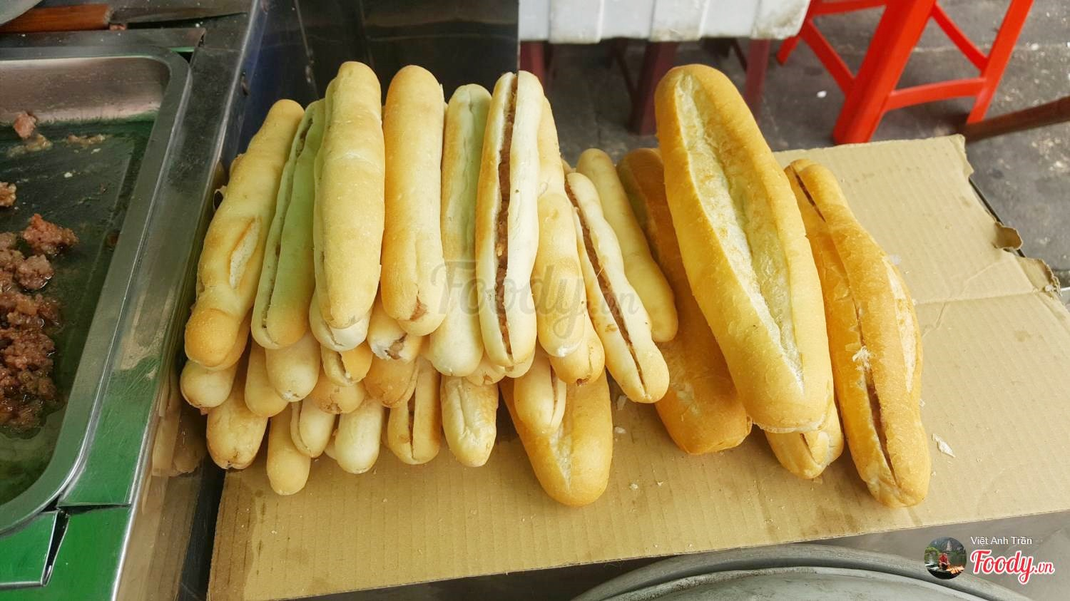 Bánh Mì Pate Cột Đèn