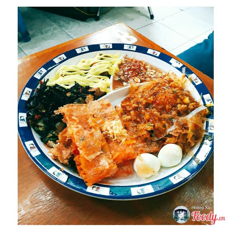 Bánh tráng trộn chợ Cố Đạo