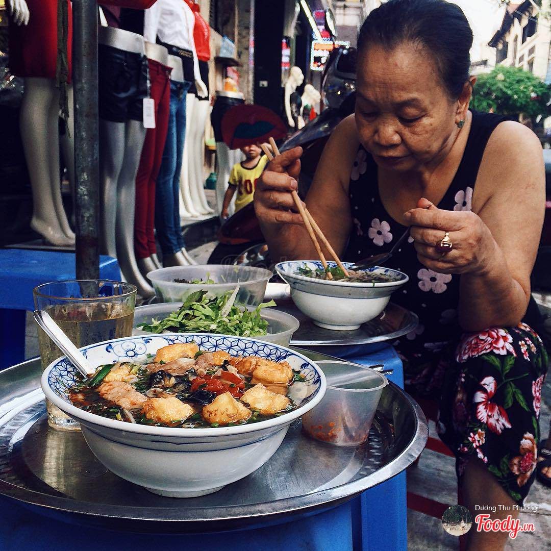 bún ốc sườn-hàng Cân