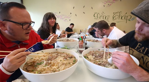 phở khổng lồ