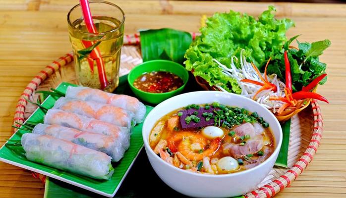 Bánh Canh Ghẹ Út Còi - Huỳnh Thúc Kháng