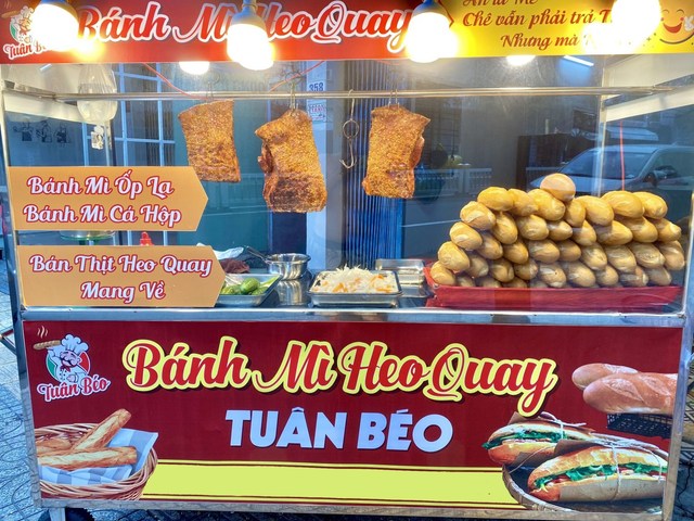 Bánh Mì Heo Quay - Tuân Béo