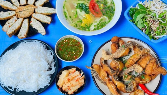 Bà Mì - Bún Cá - Thuỵ Khuê