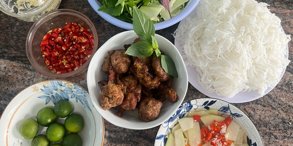 Trang Minh - Bún Chả Hà Nội