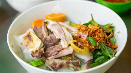 Bánh Ướt Lòng Gà - Bánh Mì Bò Kho PHÚ QUÝ - Phan Đình Phùng