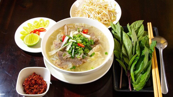 Phở Ngon Bát Đá - Phở Bò & Dê - Nguyễn Hoàng