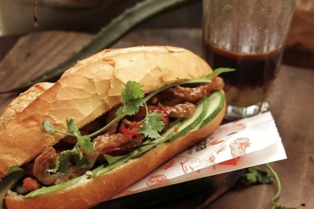 Tiệm Trà Nhà BB - Bánh Mì, Mì Trộn & Trà Trái Cây