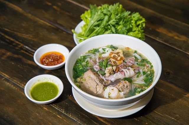 Hủ Tiếu Mực & Bún Bò Cay Bạc Liêu - Huỳnh Tấn Phát