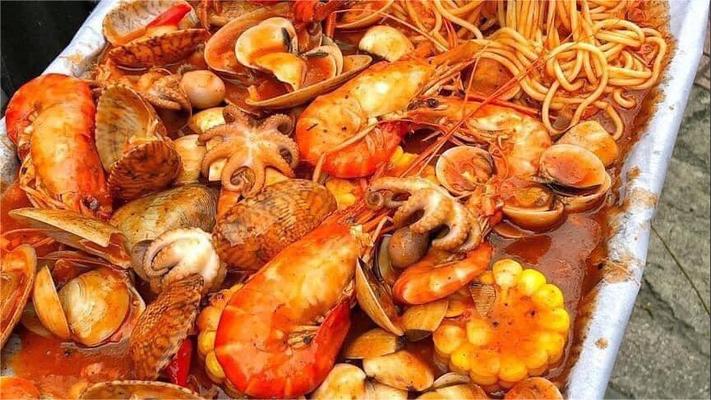 Mì Trộn, Chân Gà & Cơm Chiên Sốt Thái - Lê Văn Lương