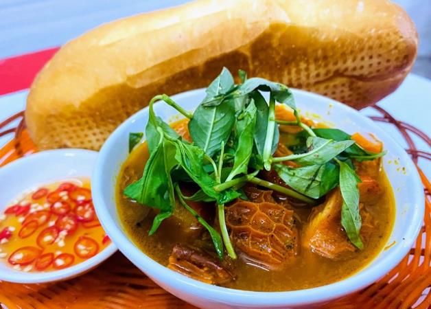 Phá Lấu Bò Ba Quê - Bò Kho Bánh Mì - Khâm Thiên