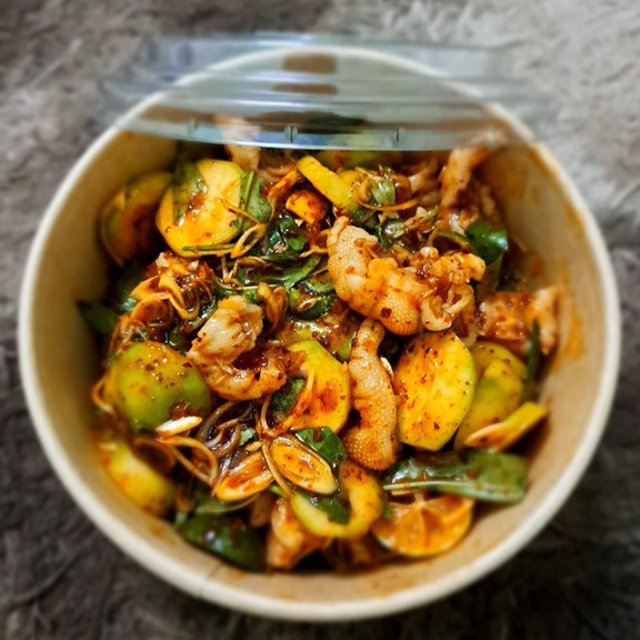 Chân Gà Sốt Thái Chía Trần - Trần Phú