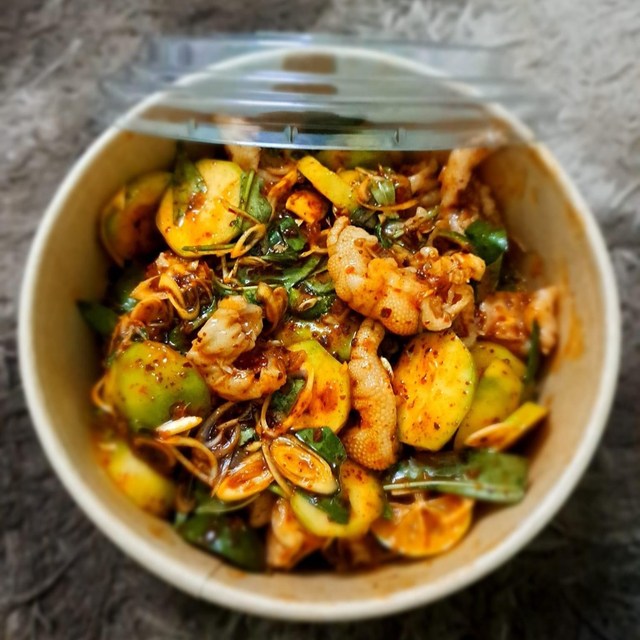 Chân Gà Sốt Thái Chía Trần - Trần Phú