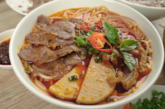 Long Biên Quán - Bún Bò Huế & Phở Bò