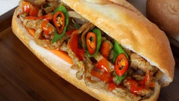 Bánh Mì Chả Cá Nóng Cô Ba CN1 - D5