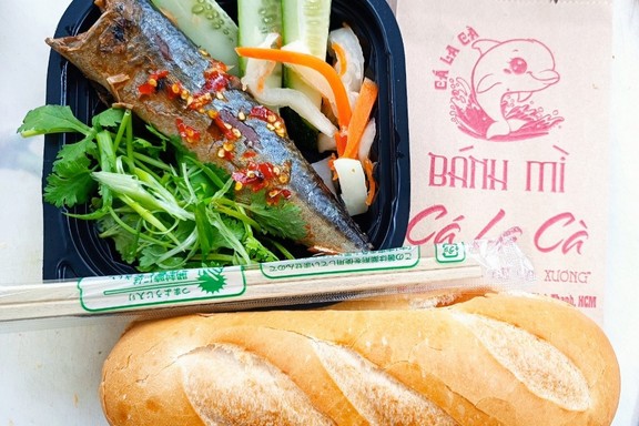 Bánh Mì Cá La Cà