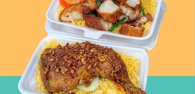 Cơm Calmette - Gà Xối Mỡ & Ba Rọi, Bắp Bò - Hoa Đào