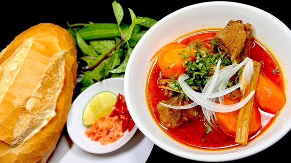 Bò Kho Cu Pin - Bánh Mì, Hủ Tiếu Bò Kho