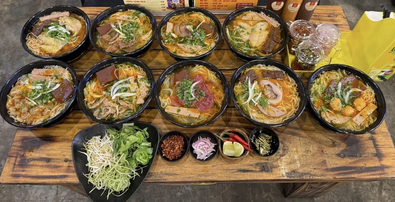 Bún Bò Huế, Cơm Tấm & Phở Bò Hook - 232 Hồ Nghinh