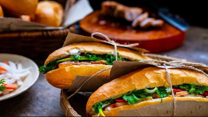 Quán 588 - Bánh Mì, Bánh Hỏi Heo Quay