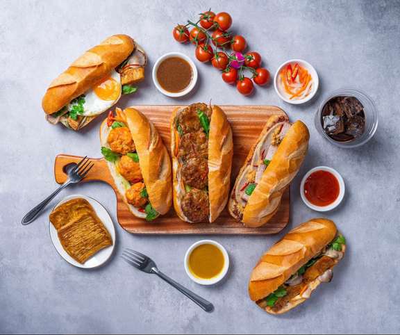 Bánh Mì Thịt Nướng Dòn Dòn, Bánh Mì Chả Cá & Sữa Bắp - 91 Đường B4