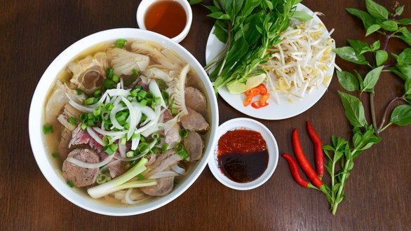 Phở Quê Hương - Hoàng Quốc Việt