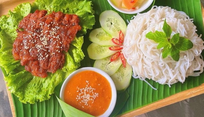 Bún Chả Nướng Bà Thịnh - Số 18, Ngõ 51 Nguyễn Thái Học