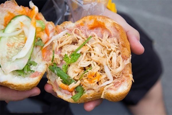 Bánh Mì Gà Xé & Cafe Muối - Đồng Tiến