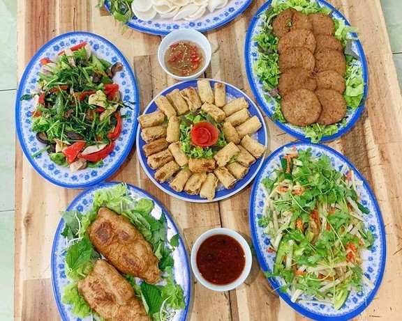 Cơm Chay Thiện Nhẫn 2 - 28 Nguyễn Thị Búp