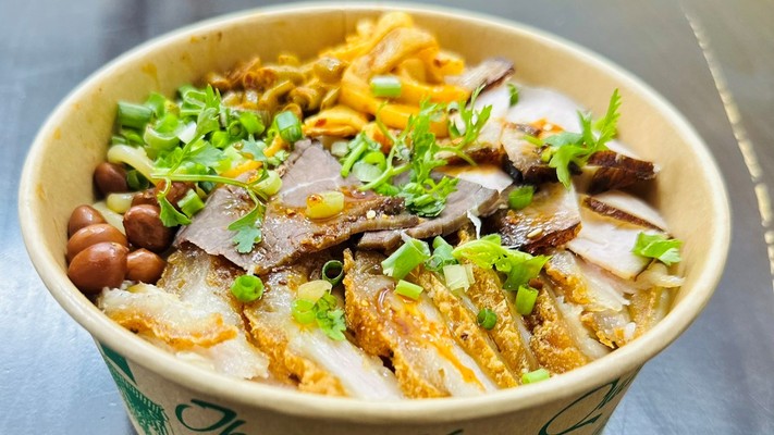 Bún Bò Trộn - Cô Hường - Nguyễn Khánh Toàn