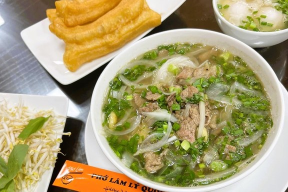 Phở Lâm Lý Quốc Sư - 25 Lê Quý Đôn