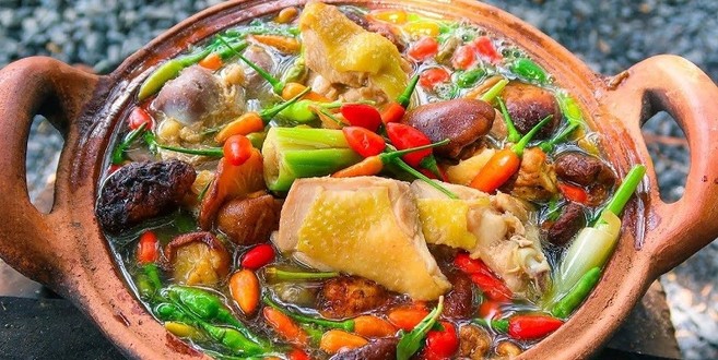 Bún Mọc - Gà Tiềm & Cháo Hoàng Cung - Dĩ An