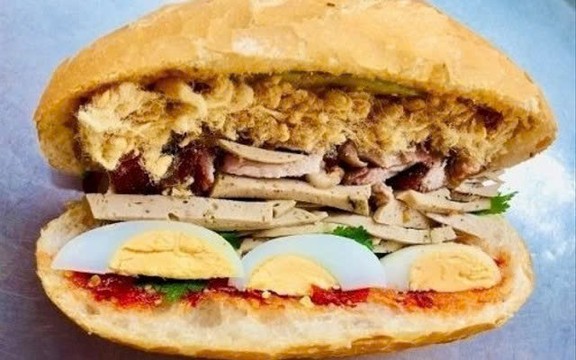 Bánh Mì Bình Định - Bánh Mì Heo Quay - Thích Quảng Đức