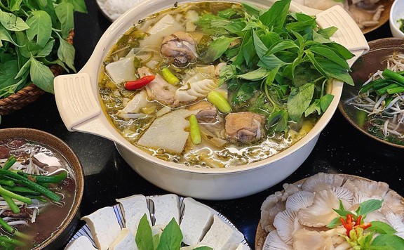 Lẩu Gà Lá É Ngô Gia CN2