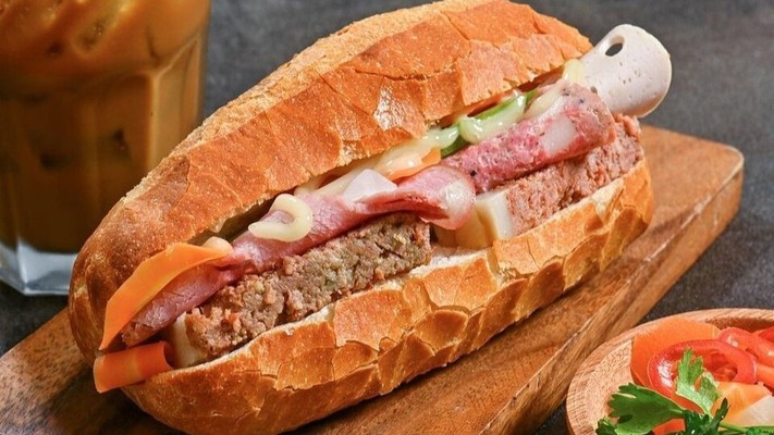 Bánh Mì Sài Gòn 10 Điểm - 25 Lò Sũ