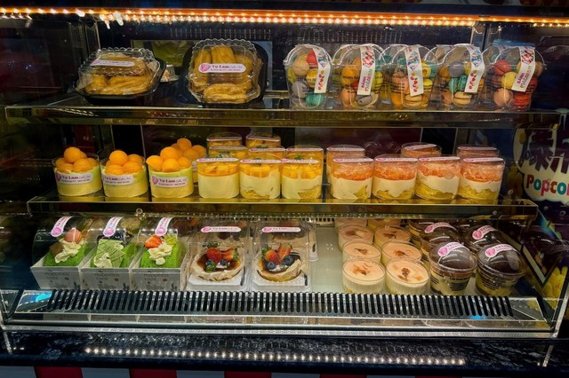 VỢ LÀM Bakery - Bánh Mì, Hamburger & Mì Ý