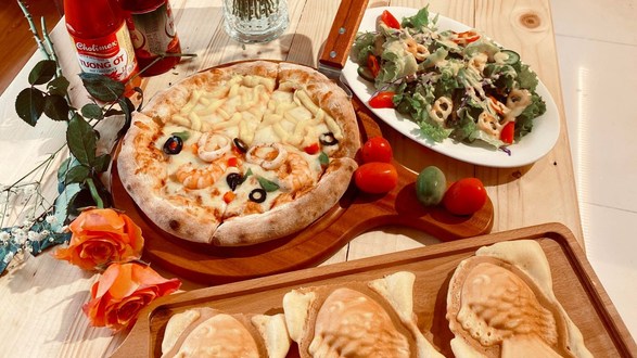 Pizza Debuneko - 130 Đường 3 Tháng 2