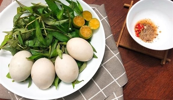 Trứng Vịt Lộn Bà Thắm Lé - Phan Huy Ích