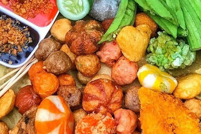 Ăn Vặt Cô Hai - Cá Viên Sốc Nước Mắm & Bánh Tráng Trộn - Trưng Nữ Vương