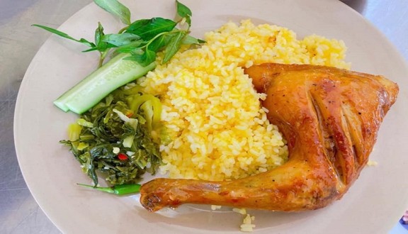 Cơm Gà Xối Mỡ 131C - Lâm Văn Bền
