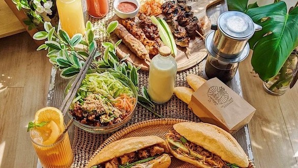 Bánh Mì - Bún Thịt Nướng Mẹ Anh