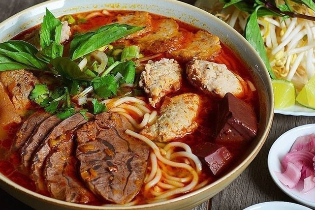 Bún Bò Huế & Mỳ Quảng Vân - 759 Tôn Đức Thắng