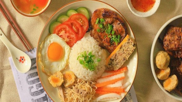 Cơm Tấm Cô Quế - Cơm Trưa - Bùi Minh Trực