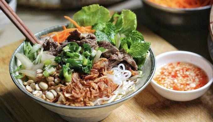 Bún Bò Trộn Bà Béo - 261 Tôn Đức Thắng