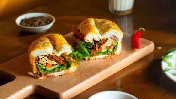 Chay Yêu Thương - Trần Cao Vân