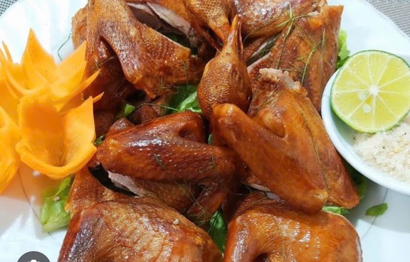 Quán Bồ Câu 242 - Xôi Bồ Câu, Bồ Câu Áp Chảo & Bồ Câu Tiềm Thuốc Bắc - Nguyễn Ái Quốc