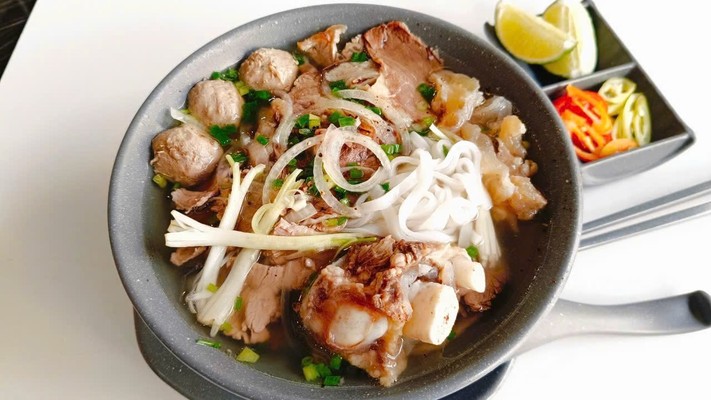 Phở Gia Cát - KDC Chánh Nghĩa