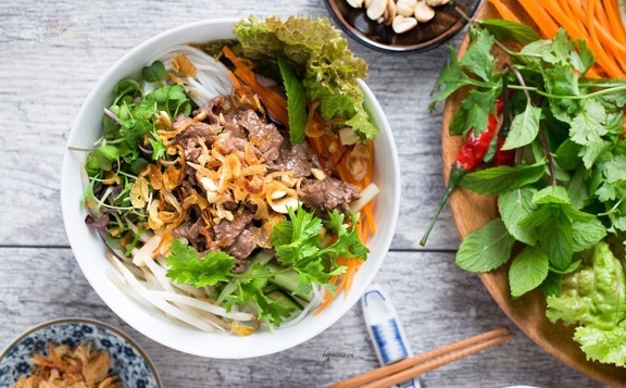 Bún Bò Trộn, Mỳ Trộn & Phở Cuốn Hà Nội